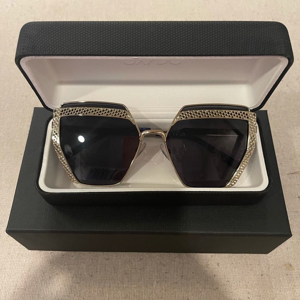 Oxydo Cat Eye Sunglasses - Picture 6 of 17